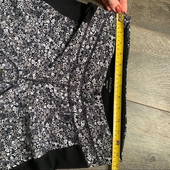 Athleta Black Floral Ditsy Cropped Leggings Medium - Picture 5 of 9